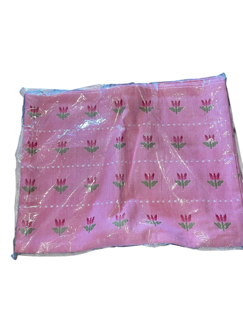 NWT Set of 6 Pink Tulip Embroidered Placements Rare
